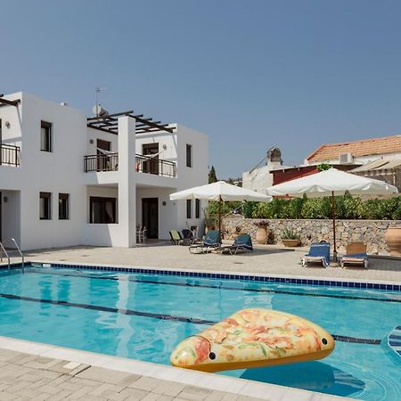 The Corner House At Gennadi Court Villa Exterior photo