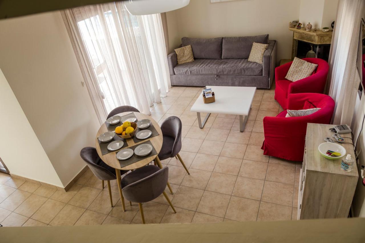 The Corner House At Gennadi Court Villa Exterior photo