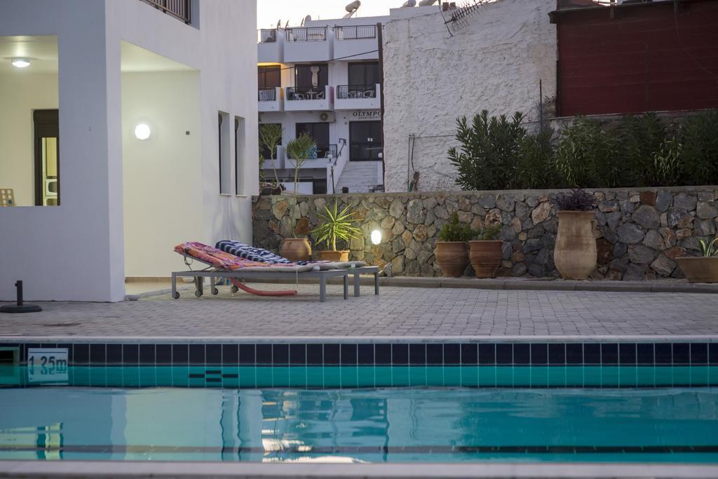 The Corner House At Gennadi Court Villa Exterior photo